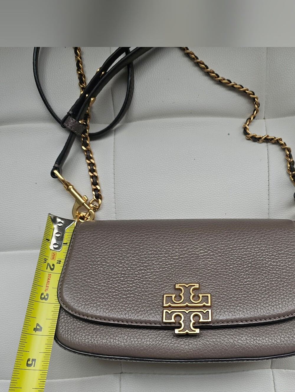 Authentic Tory Burch Taupe Pebbled Leather Crossbody with Gold Hardware - Picture 15 of 15